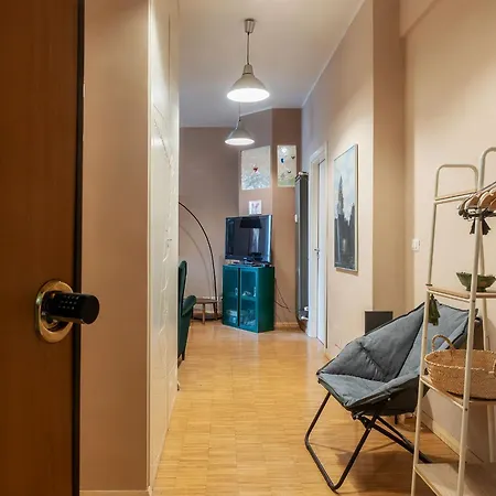 Guesthost - Cozy Ostiense Flat With Terrace! Rome