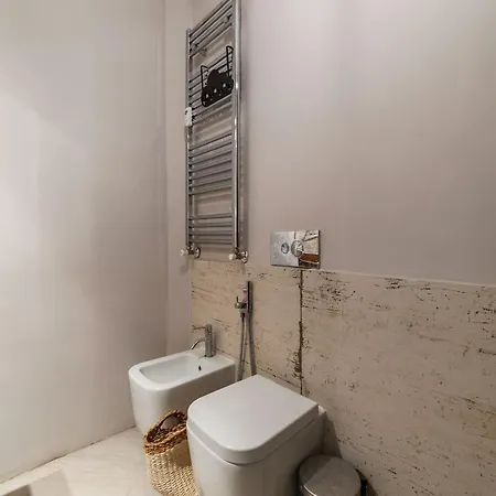 Guesthost - Cozy Ostiense Flat With Terrace!